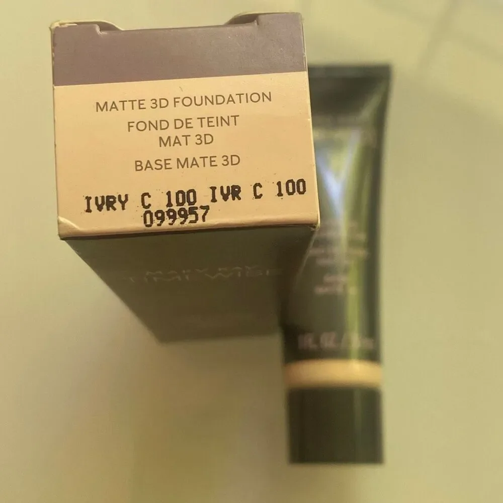 NIB MARY KAY TimeWise Matte 3D Foundation Ivory C 100 #099957 - Full size